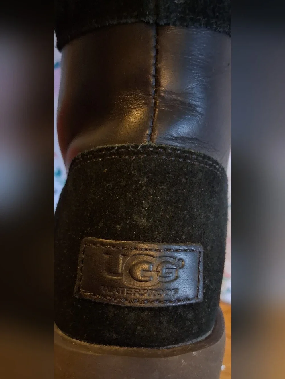 NWOT UGG Vikki Black Leather & Shearling Vibram Arctic Grip Waterproof Boot SZ 6